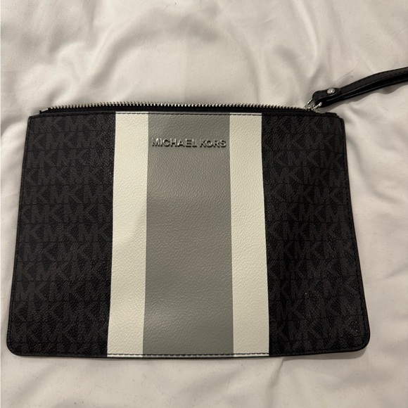 Michael Kors Clutch - Picture 1 of 2